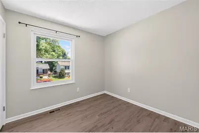2240 Larbrook Drive, Florissant, MO 63031 - Photo 22