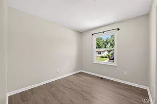 2240 Larbrook Dr, Florissant, MO 63031 - Photo 26