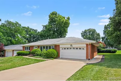 6008 Deerwood Drive, Saint Louis, MO 63123 - Photo 4