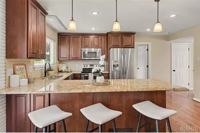 6008 Deerwood Drive, Saint Louis, MO 63123 - Photo 8