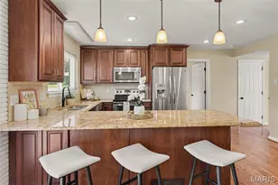 6008 Deerwood Dr, Saint Louis, MO 63123 - Photo 8