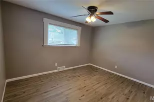 8720 Marcella Ave, Bel-Ridge, MO 63121 - Photo 8