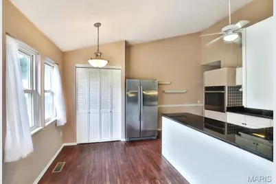 11858 Villa Dorado Drive, Saint Louis, MO 63146 - Photo 12
