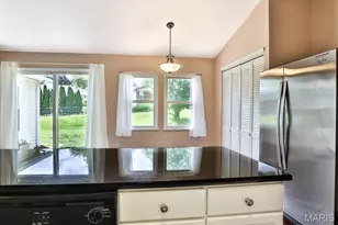 11858 Villa Dorado Dr, Saint Louis, MO 63146 - Photo 16