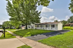 11858 Villa Dorado Dr, Saint Louis, MO 63146 - Photo 2