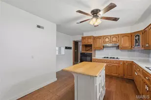805 Brooksher Dr, Elsberry, MO 63343 - Photo 12