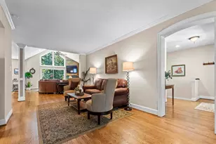 890 Warwick Ln, Glendale, MO 63122 - Photo 4