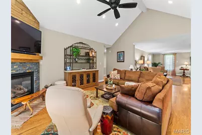890 Warwick Lane, Glendale, MO 63122 - Photo 10
