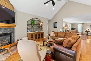 890 Warwick Ln, Glendale, MO 63122 - Photo 10