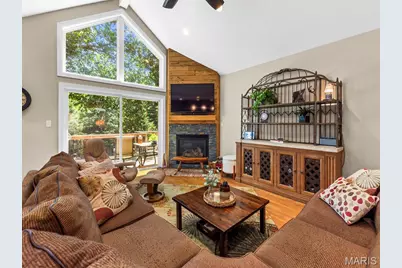 890 Warwick Lane, Glendale, MO 63122 - Photo 8