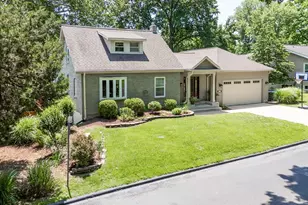890 Warwick Ln, Glendale, MO 63122 - Photo 1