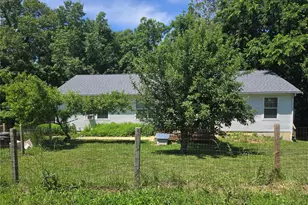 400 Julie Ct, Elsberry, MO 63343 - Photo 1