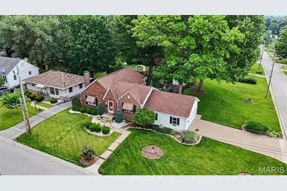 206 N Castello Street, Florissant, MO 63031 - Photo 2