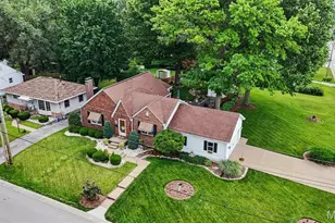206 N Castello St, Florissant, MO 63031 - Photo 2