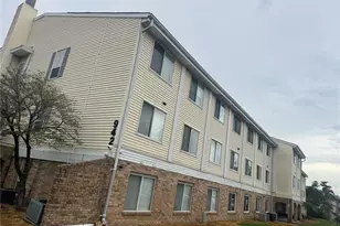 942 Guelbreth Lane, Saint Louis, MO 63141 - Photo 1