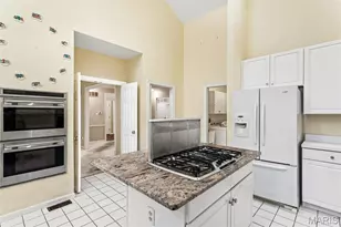 13052 Pembrooke Valley Ct, Town and Country, MO 63141 - Photo 36