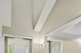 13052 Pembrooke Valley Ct, Town and Country, MO 63141 - Photo 8