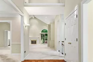 13052 Pembrooke Valley Ct, Town and Country, MO 63141 - Photo 12