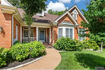 13052 Pembrooke Valley Court, Town and Country, MO 63141 - Photo 4