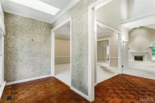 13052 Pembrooke Valley Ct, Town and Country, MO 63141 - Photo 10