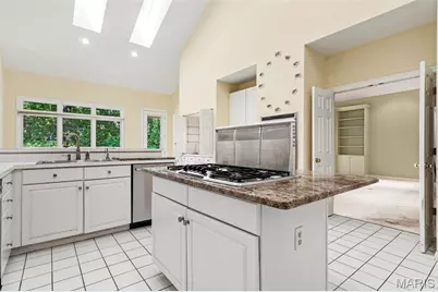 13052 Pembrooke Valley Court, Town and Country, MO 63141 - Photo 34