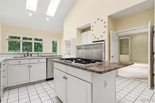 13052 Pembrooke Valley Ct, Town and Country, MO 63141 - Photo 34