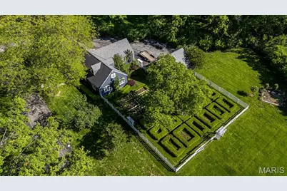 2021 S Warson Road, Ladue, MO 63124 - Photo 6