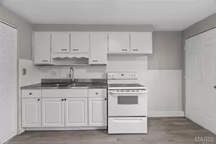 1000 Wild Cherry Ln, University City, MO 63130 - Photo 14