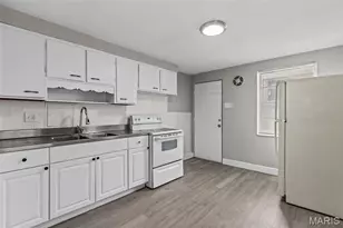 1000 Wild Cherry Ln, University City, MO 63130 - Photo 12