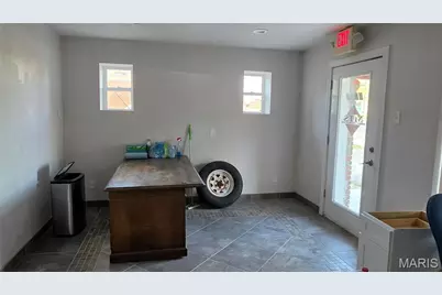 2731 Telegraph Road, Mehlville, MO 63125 - Photo 12