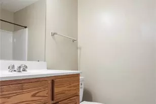 1024 Bates St, Saint Louis, MO 63111 - Photo 8