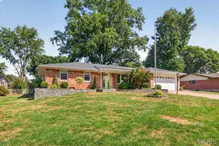 5827 Pebble Oak Dr, Saint Louis, MO 63128 - Photo 2