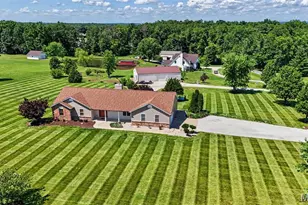 151 Plantation Dr, Troy, MO 63379 - Photo 1