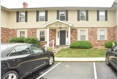 2221 Highland Hill Drive #D, Saint Peters, MO 63376 - Photo 2