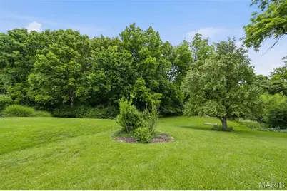 201 W Manor Dr. Drive, Chesterfield, MO 63017 - Photo 10