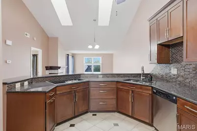 7312 Woodlawn Colonial Lane, Shrewsbury, MO 63119 - Photo 6
