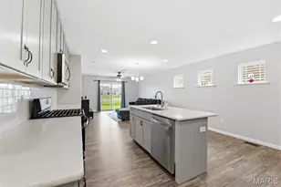 428 Copperfield Ct, Saint Charles, MO 63301 - Photo 8