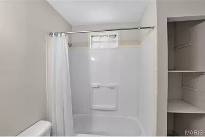 25 Barcelona Avenue, Saint Louis, MO 63138 - Photo 24