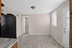 25 Barcelona Ave, Saint Louis, MO 63138 - Photo 8