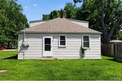25 Barcelona Avenue, Saint Louis, MO 63138 - Photo 32