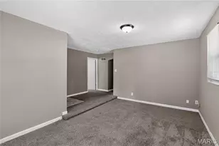 25 Barcelona Ave, Saint Louis, MO 63138 - Photo 4