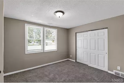 25 Barcelona Avenue, Saint Louis, MO 63138 - Photo 20