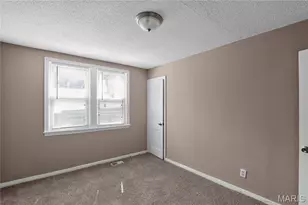 25 Barcelona Ave, Saint Louis, MO 63138 - Photo 12