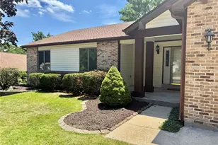 6 Quiet Brook Ct, Saint Charles, MO 63303 - Photo 2