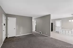 1037 Forestwood Dr, Saint Louis, MO 63135 - Photo 12