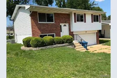 17 Saint Lawrence Drive, Ballwin, MO 63021 - Photo 2