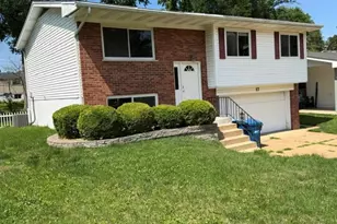 17 St Lawrence Dr, Ballwin, MO 63021 - Photo 2