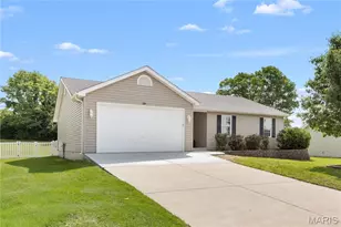 233 Whitetail Crossing Dr, Troy, MO 63379 - Photo 2