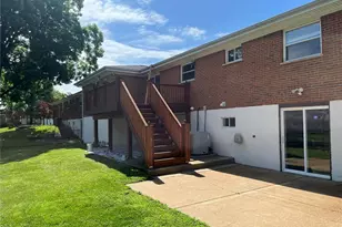 4657 Skyridge Ct, Saint Louis, MO 63128 - Photo 6