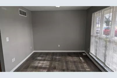 9421 Stansberry Avenue, Saint Louis, MO 63134 - Photo 8